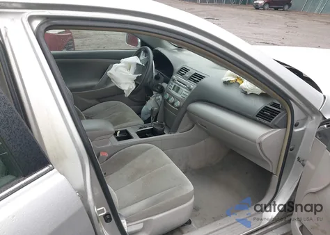 2009 Toyota Camry Le z USA, uszkodzony, nr VIN 4T1BE46K19U403352